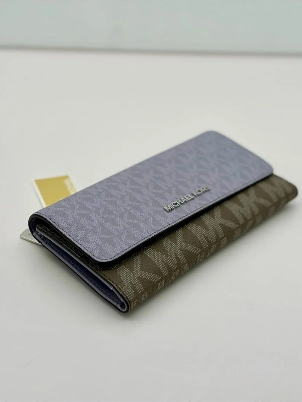 Michael Kors Two-Tone Jet Set Travel Trifold Wallet Lilac Multi